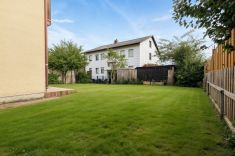 Garten - (KI bearbeitet)