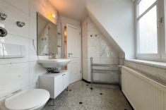 Badezimmer Ansicht I