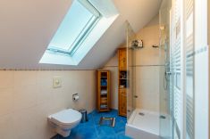 Duschbad im Dachgeschoss