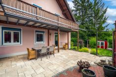 Großzügige Terrassenfläche