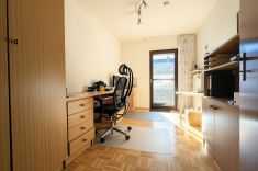 Kinderzimmer/Büro - (KI optimiert)